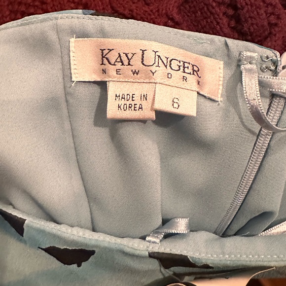 Beautiful blue with gold floral pattern. Perfect for a summer night! - Picture 4 of 9